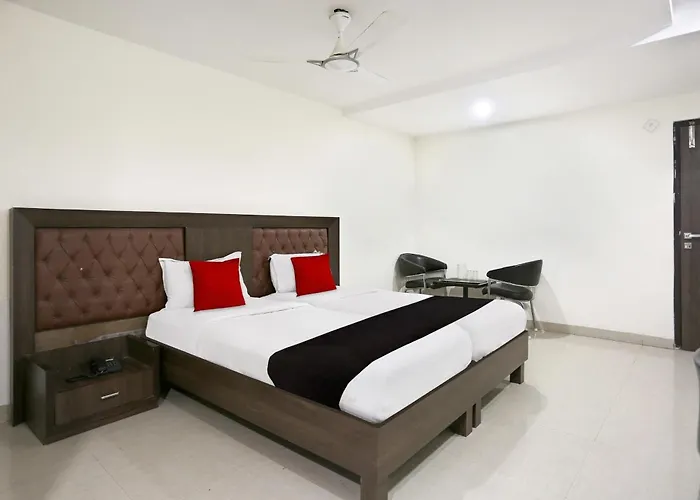 Super Townhouse Halcyon Deccan Inn Near Shilparamam Kondapur 