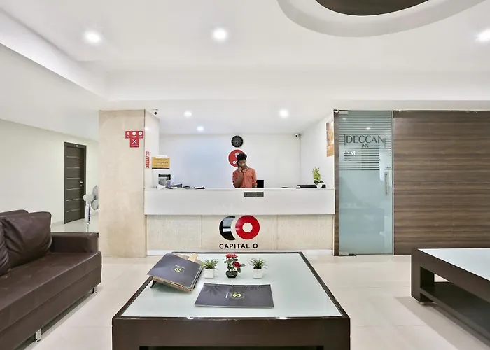 Super Townhouse Halcyon Deccan Inn Near Shilparamam Kondapur 