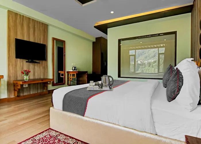 Townhouse Oak Rohtang Heights Hotel Manali 