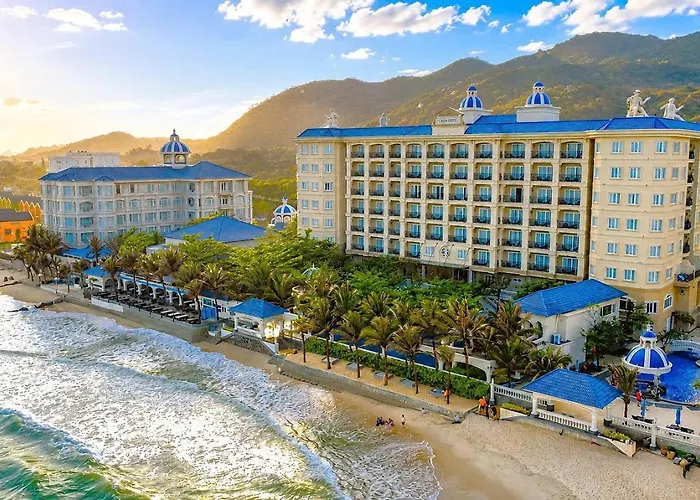 Lan Rung Beach Resort Long Hai