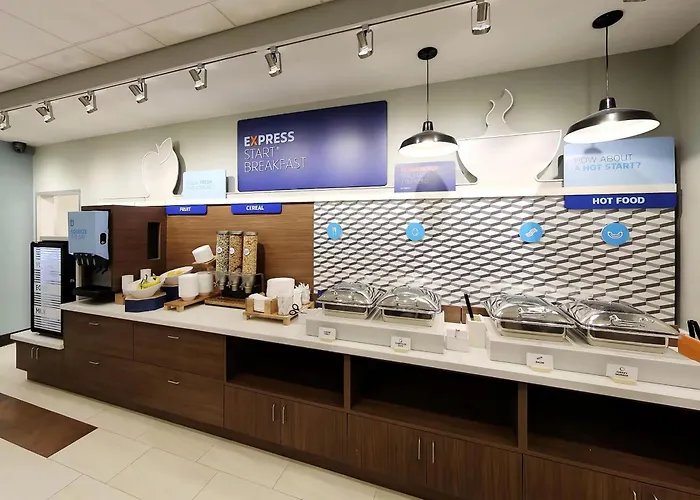 Holiday Inn Express & Suites - Detroit Northwest - Livonia By Ihg