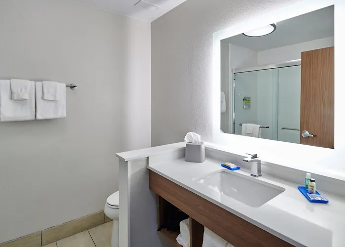 Holiday Inn Express & Suites El Paso East-Loop 375 By Ihg