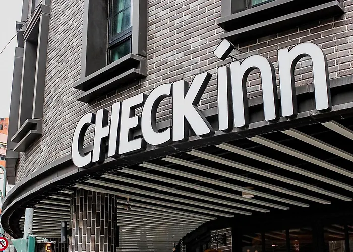 Check Inn Taichung Ziyou