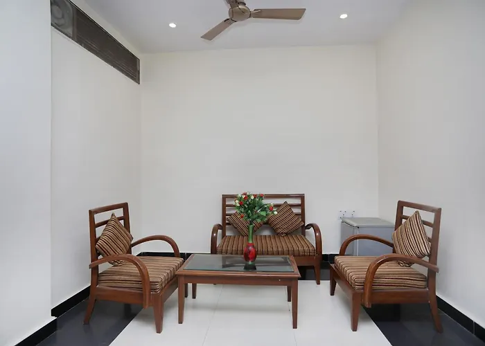 Hotel O The Residency Noida Kalkaji Devi