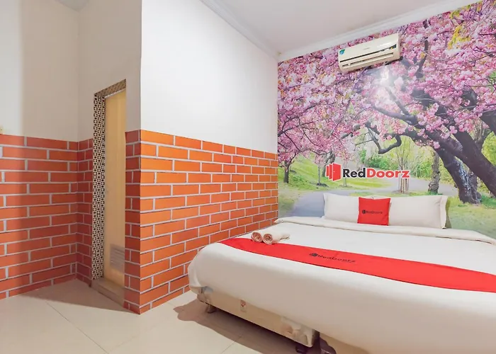 RedDoorz @ Jalan Krakatau Medan Hotel