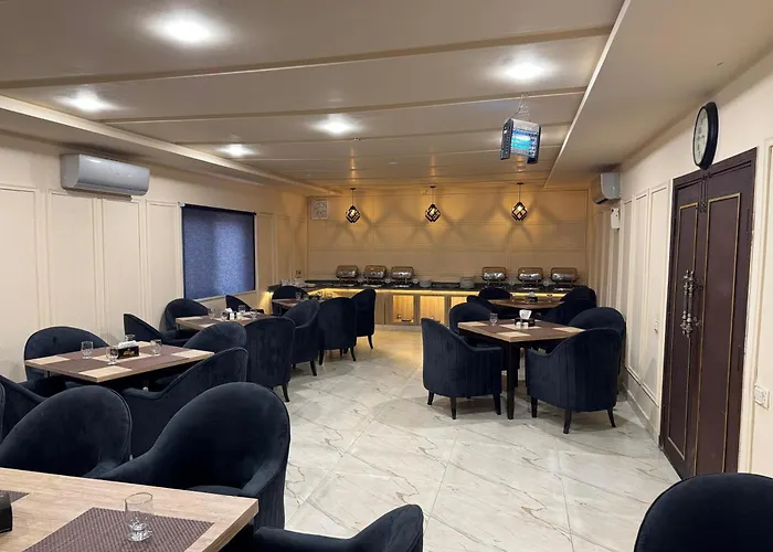 Hotel Avalon Suites Multan