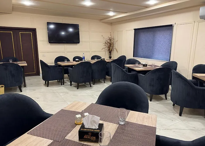 Hotel Avalon Suites Multan
