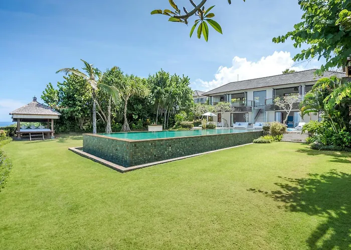 Karang Saujana Hotel Uluwatu 