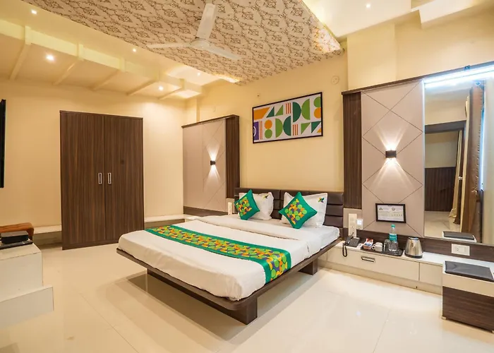 Hotel Pushpak Satara