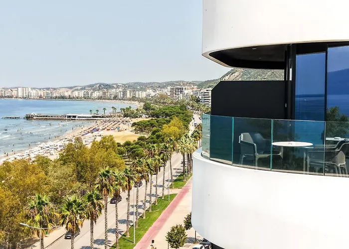 Yacht Hotel Vlorë