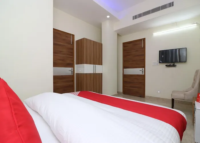 Hotel O The Grand Palace Ghaziabad
