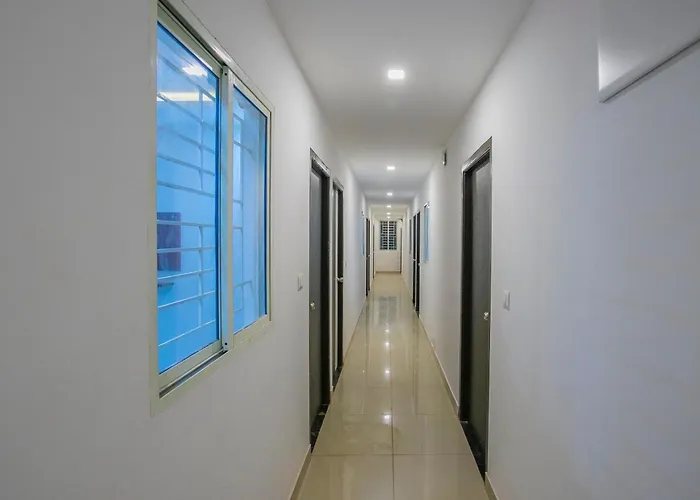 Hotel O Varcity Phi Premium Pavilion ,Above Hdfc Bank ,Near Anjaneya Temple Madiwala, Hosur Main R Bangalore