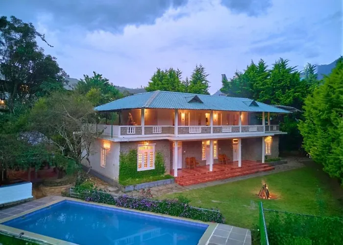 Ministers Mansion Pool Resort Kanthalloor By Voye Homes ! Infinity Pool & Scenic Views