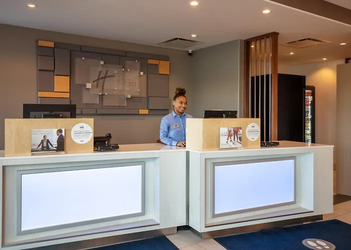 Holiday Inn Express & Suites - Beloit By Ihg
