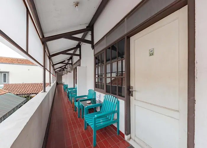 Urbanview Hotel Pondok Kurnia near Buah Batu by RedDoorz Bandung