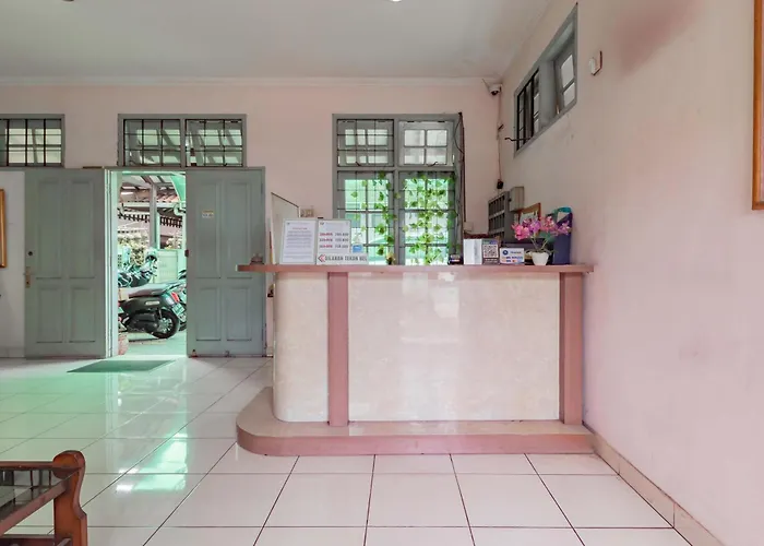 Urbanview Hotel Pondok Kurnia near Buah Batu by RedDoorz Bandung