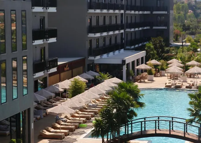 Nuevo Deluxe Hotel Shengjin 