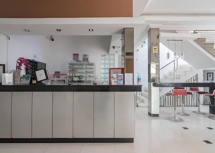 Reddoorz Near Alun Alun Bandung 3 Hotel