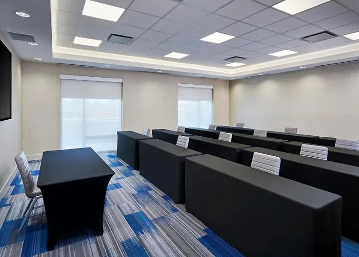 Holiday Inn Express & Suites Windsor East - Lakeshore By Ihg Tecumseh