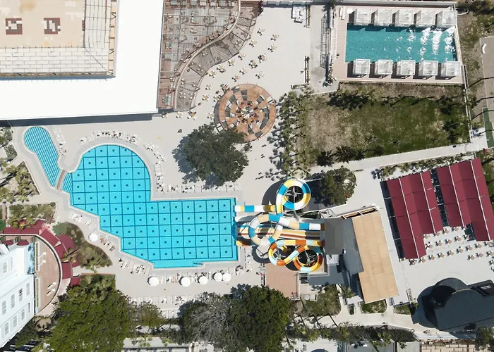 Mira Meridia Beach Hotel Okurcalar