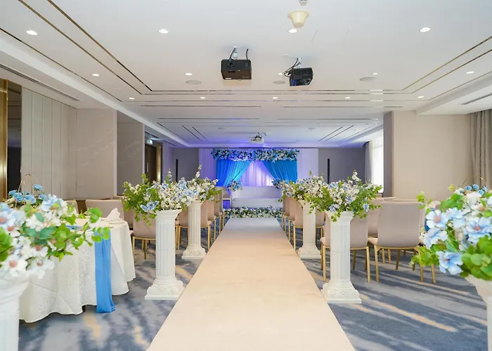Radisson Dubai Damac Hills Hotel