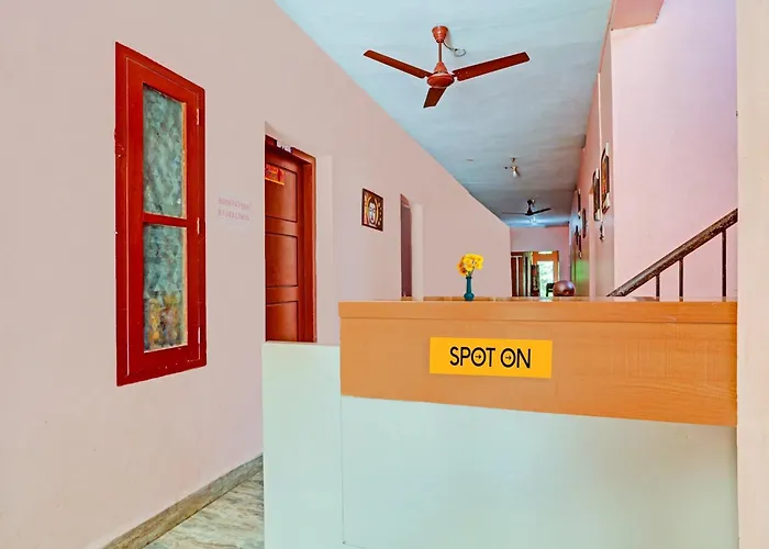 Hotel O Ashok Inn Kazhakuttam