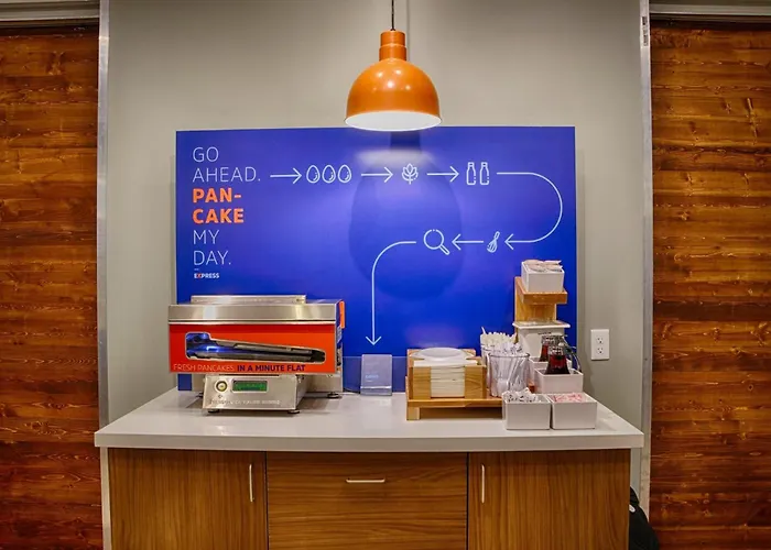 Holiday Inn Express & Suites Palm Desert - Millennium By Ihg