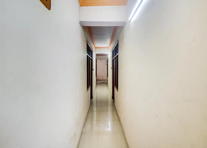 Hotel O Shiv Kripa Kanpur