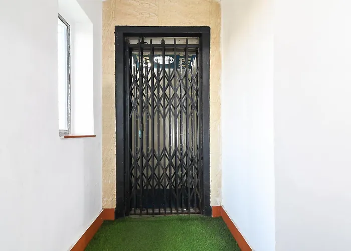 Super Hotel O Biswa Bangla Sarani Kolkata