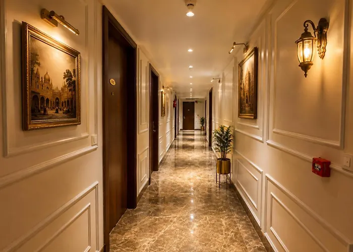 Hotel Ip Royal By Qotel - A Luxury Hotel Near Yamuna Sports Complex Neu-Delhi