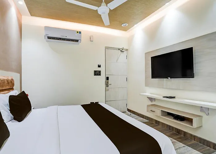 Super Collection O Bareilly Near Satellite Bus Stand Hotel