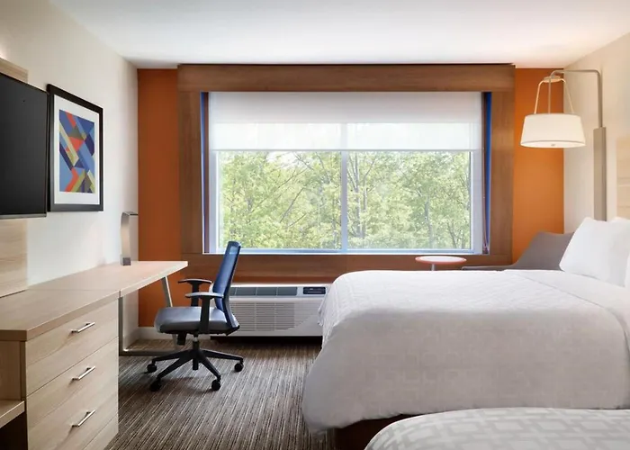 Holiday Inn Express & Suites - Glendale Downtown