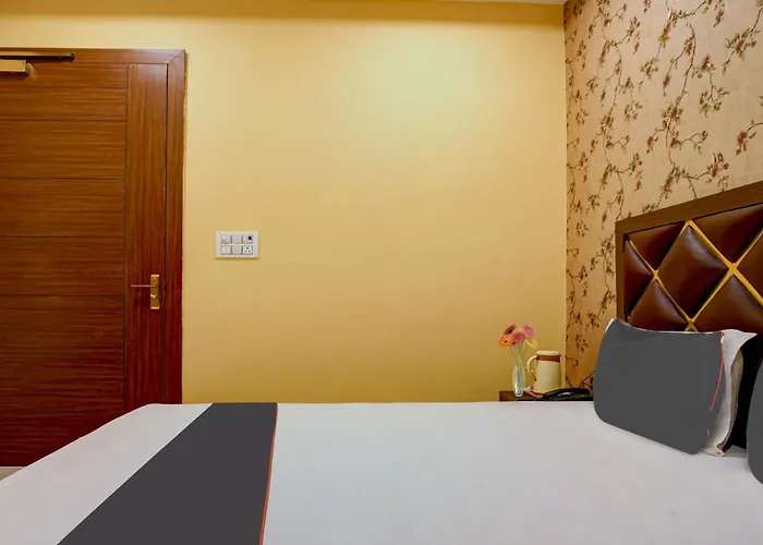 Collection O Blue Diamond Hotel Prayagraj