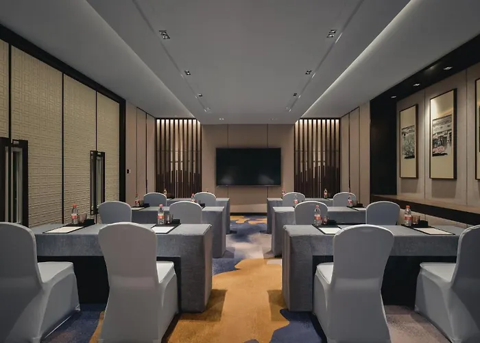 Hualuxe Kunshan Huaqiao By Ihg - F1 Racing Preferred Hotel