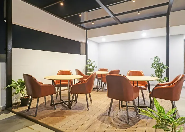 Super Townhouse Rcc Pride Hotel Hyderabad