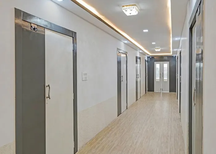 Hotel O Mr Crown Inn To Inn Lucknow