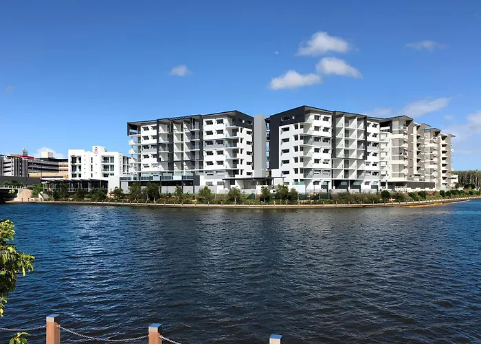 Waterline At Oceanside Hotel Kawana Waters