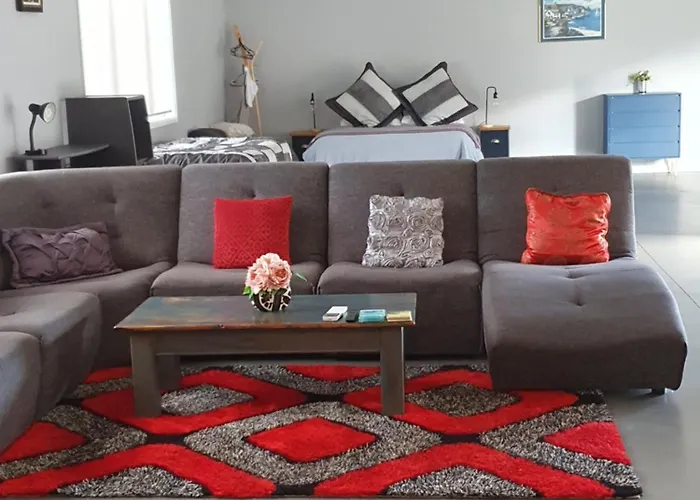 The Red Shed Hotel Matamata