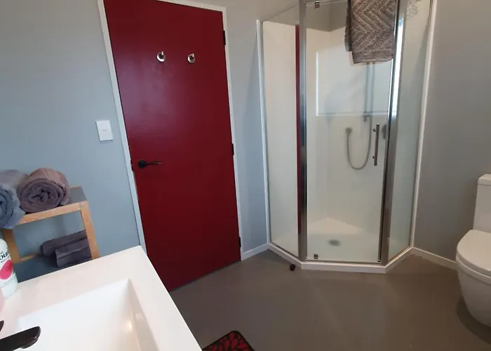 The Red Shed Hotel Matamata