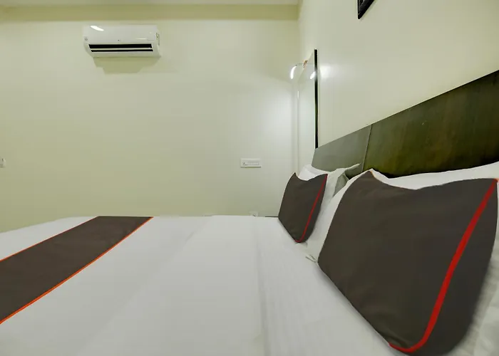 Super Collection O Ovel Hotel Grand Jalandhar