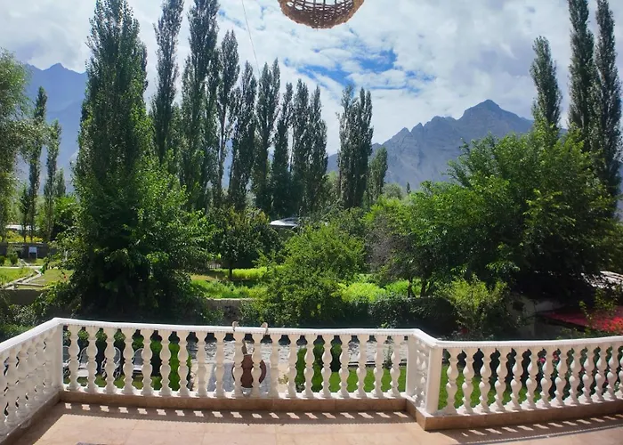 Skardu Saraye Hotel & Resort