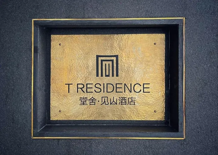 Phoenix Hall Historic Residence Fenghuang County