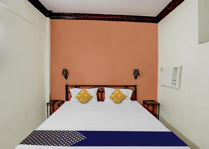 Spot On 81542 Hotel Aryavart Kanpur