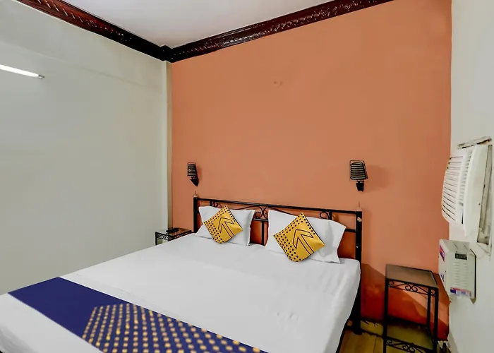 Spot On 81542 Hotel Aryavart Kanpur