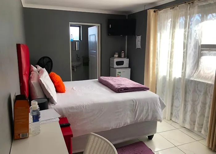 De Capital Guest House East London
