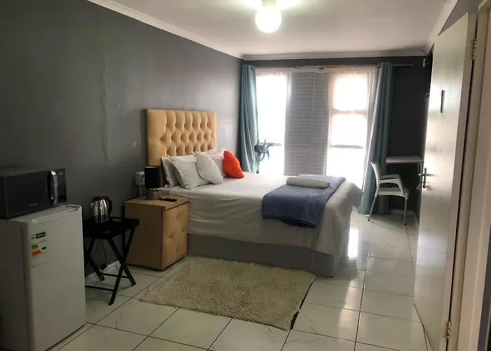 De Capital Guest House East London