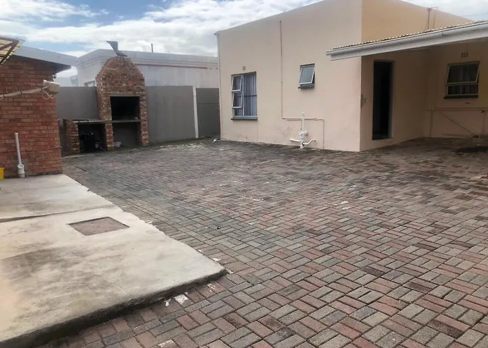 De Capital Guest House East London