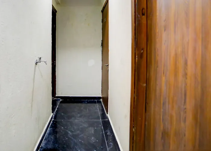 Hotel Daffodiles Inn Gurgaon