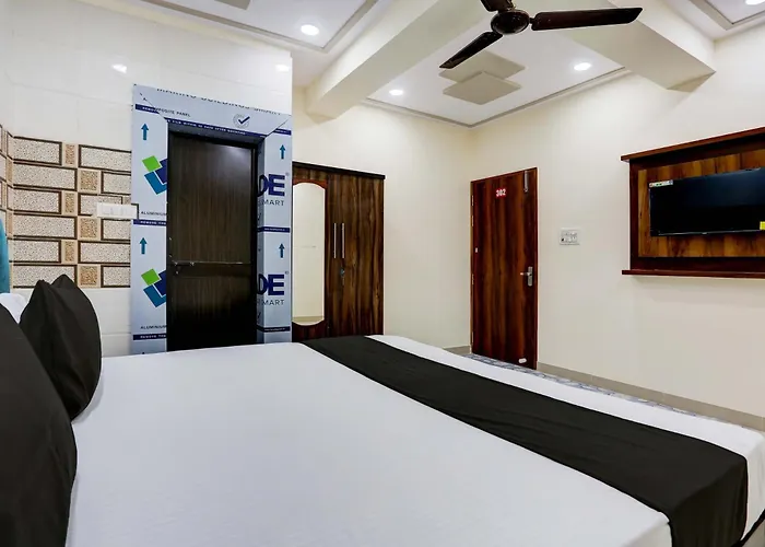 Hotel O M R Galaxy Kanpur