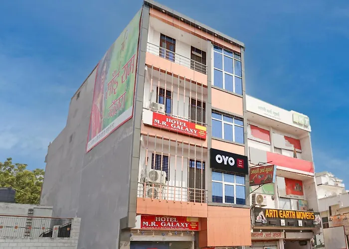 Hotel O M R Galaxy Kanpur